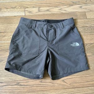 NWT The North Face Kids Girl's Amphibious Shorts. Graphite Grey. Size M (10/12).